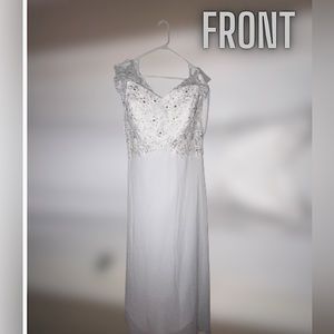 WHITE WEDDING DRESS | SIZE 16 PLUS | BRAND NEW | INCLUDES VAIL | NEVER WORN!